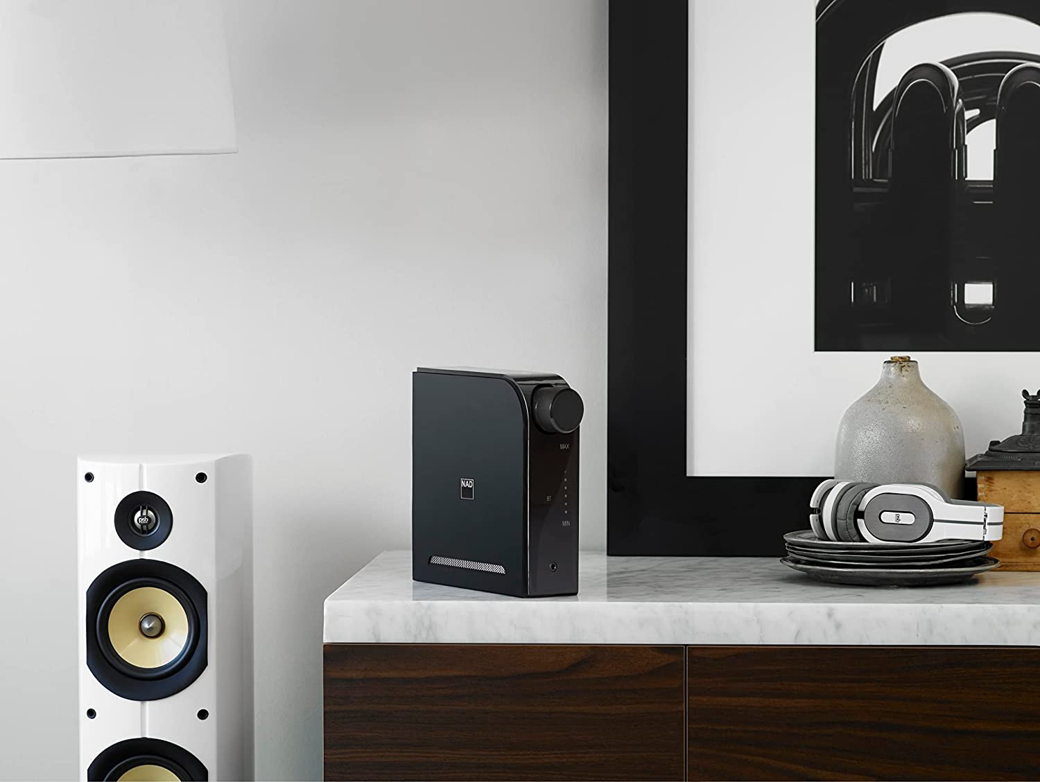 NAD D3020 V2 Hybrid Digital DAC Amplifier with Bluetooth - High-Fidelity Audio, Compact Design, Integrated DAC and Bluetooth Connectivity