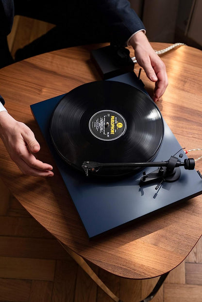 Project Debut Carbon EVO Turntable (2MRed)