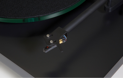 NAD C558 Belt Drive Turntable #color_black