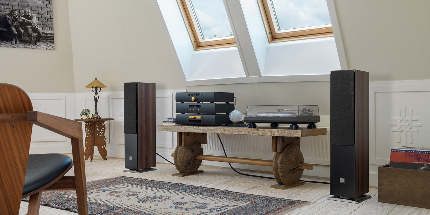 Dali Oberon 5 Slim and elegant Floorstanding Speaker (Single) #color_walnut